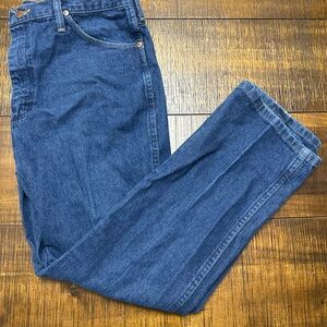 Wrangler Men's Relaxed Fit Blue Jeans